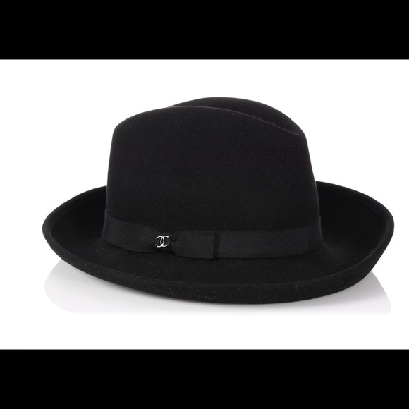 CHANEL LARGE BLACK FEDORA HAT with CC logo. - Picture 7 of 8
